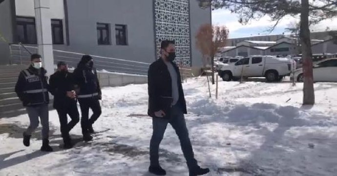 HAKKINDA 15 YIL HAPİS CEZASI BULUNAN CEZAEVİ FİRARİSİ YAKALANDI