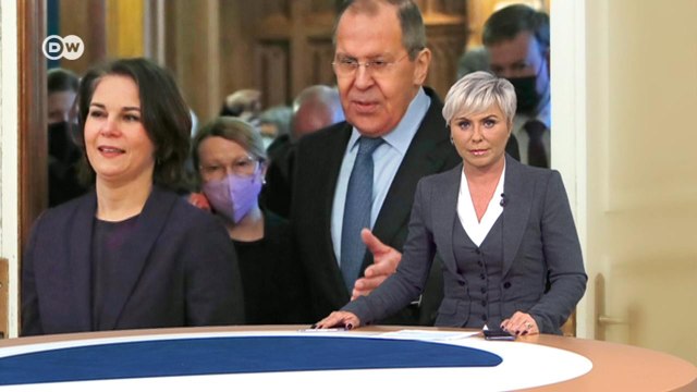 Сигнал Путину из Берлина, или Зачем Бербок летала в Москву на самом деле. DW Новости (18.01.2022)