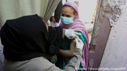 COVID: Pakistan launches door-to-door vaccine campaign for women