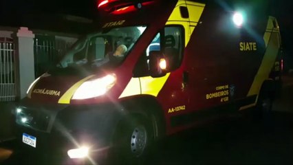 Coletor de lixo cai do caminhão e é socorrido pelo Siate no Parque Verde