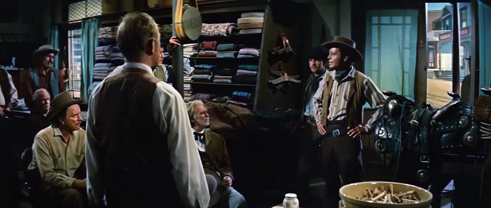 Pelicula de Vaqueros El hombre de las pistolas de oro 1/2