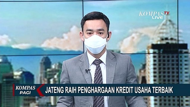 Ganjar Pranowo Terima Langsung Penghargaan KUR Terbaik Kemenko Perekonomian untuk Jawa Tengah