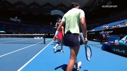 Incapable de marcher, désorientée et ramenée à la raison : l'abandon déchirant de Tan