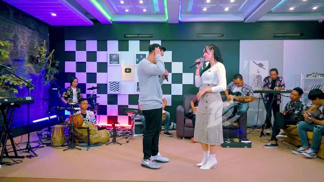 TRESNO WARANGGONO - DENNY CAKNAN FEAT YENI INKA