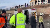 Son Dakika! Kırıkkale'de servis midibüsü devrildi! Yaralılar var