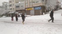GAZİANTEP - Kar yağışı hayatı olumsuz etkiliyor (2)