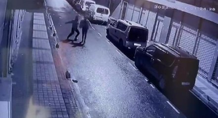 BAĞCILAR'DA ARKADAŞINA BAYILTAN YUMRUK ATTI, TUTUKLANDI