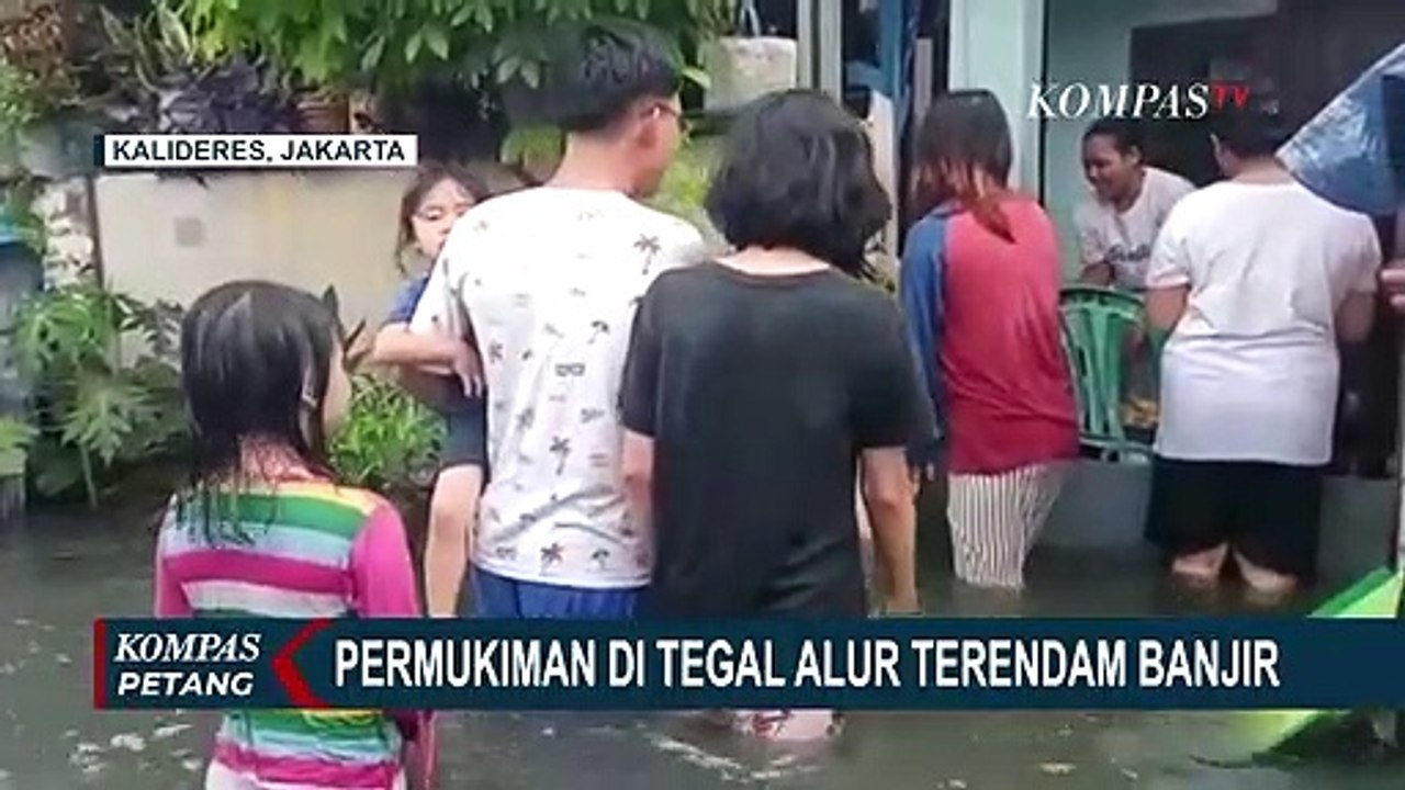 Banjir Masih Rendam Sejumlah Permukiman di Jakbar, Aktivitas Warga Lumpuh