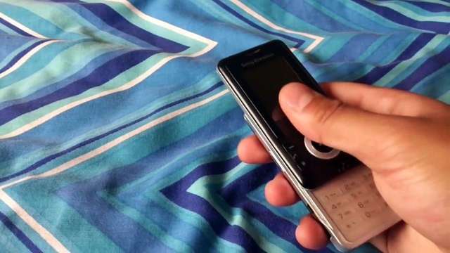 Sony Ericsson W205 Mobile Phone (Review)