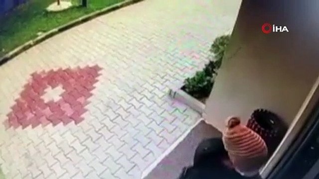 Bursa'da kadın hırsızlar kartla kapı açtılar! Binlerce lira çalıp kayıplara karıştılar