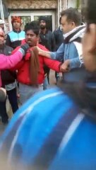 देखें वीडियो : अजमेर में दो लड़कियों ने एक लकड़े की बीच बाजार में कर दी धुनाई