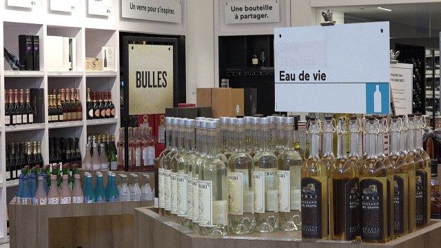 Québec: les magasins d'alcool accessibles seulement aux vaccinés