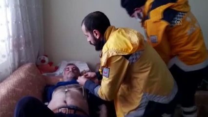 Doğuda kar sonucu yol ve köylerde mahsur kalanlar kurtarıldı