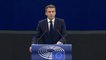 Emmanuel Macron veut inscrire le droit à l’avortement dans la Charte des droits fondamentaux