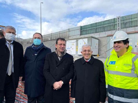 İBB Başkanı İmamoğlu'ndan Sezen Aksu'ya destek