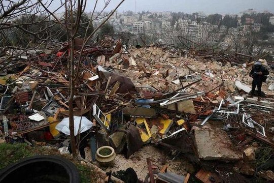 İsrail askerleri kış ortasında Filistinli aileyi evsiz bıraktı