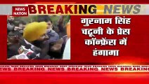 Punjab Election 2022 : बीच Press Conference में Gurnam Singh Charuni पर लगा टिकट बेचने का आरोप |Punjab|