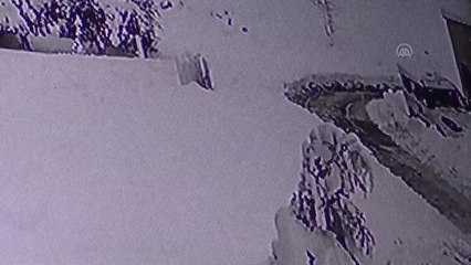 GAZİANTEP - TAG otoyolunda mahsur kalan hamile kadın UMKE tarafından kurtarıldı