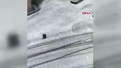 KARDA KAYAN HALK OTOBÜSÜNÜN TAKSİYE ÇARPMA ANI KAMERADA