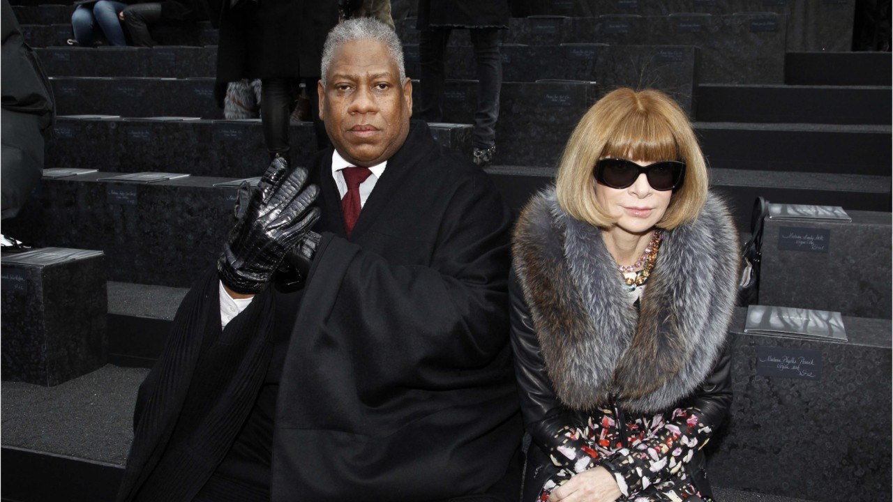 VOICI : Mort de André Léon Talley : émue, Carla Bruni rend hommage à la légende de la mode