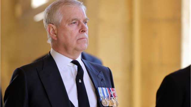 VOICI : Prince Andrew : l'une de ses ex utilisée par Ghislaine Maxwell pour attirer de jeunes filles ?