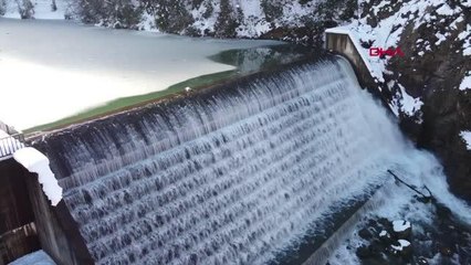 HEMŞİN'DE GÖLET BUZ TUTTU