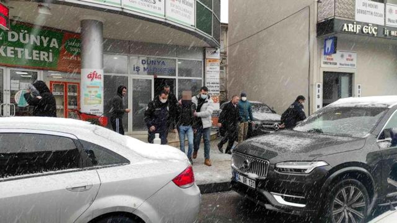 Son dakika 3. sayfa: Poliklinikteki alacak verecek meselesi kanlı bitti: 1 yaralı