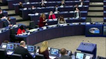 Passagem de Macron pelo Parlamento Europeu gera reações diversas e até protestos