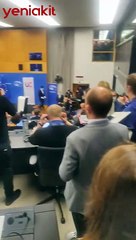AP Başkanı ile basın toplantısı yapan Macron'a şok! Bir anda salonu terk ettiler