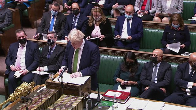 Англия отменяет большинство коронавирусных ограничений