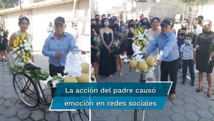 Padre lleva a su hija a su boda en bicicleta en Puebla