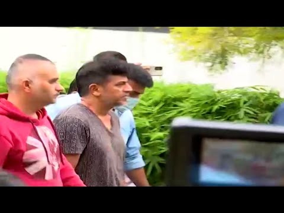 ಅಪ್ಪು ಮನೆಗೆ  ಆಗಮಿಸಿದ ಶಿವಣ್ಣ | Shivarajkumar | puneeth Rajkumar | Tv5 Kannada