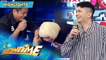 Vice and Ogie poke fun at Vhong’s outfit | It's Showtime