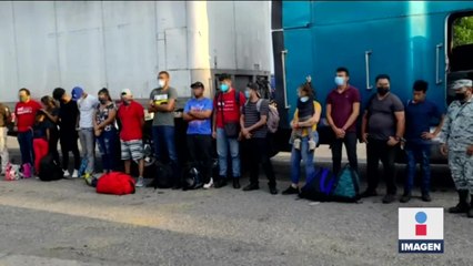 Detienen a 16 migrantes que viajaban en cabina de tráiler en Tabasco