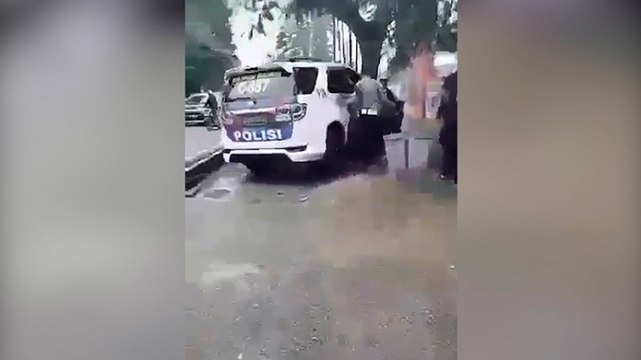 Lakalantas Mobil PJR Pengawal Gubernur Jambi, Pengendara Motor Terseret dan Terjepit