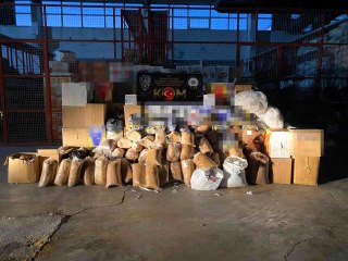 Adana'da 4 bin 150 litre sahte içki ele geçirildi