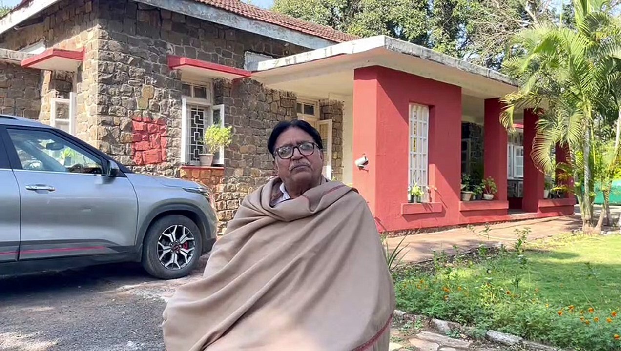 खातेदार की जमीन चार बीघा, रिकॉर्ड में साढ़े पां...