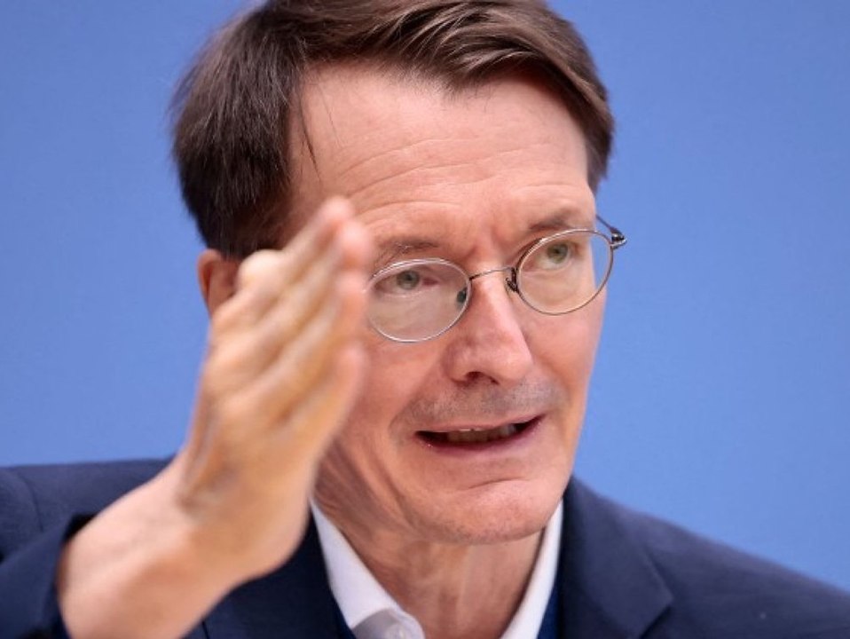 Lauterbach warnt vor Hunderttausenden Neuinfektionen pro Tag