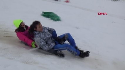 ÇOCUKLAR KAR TATİLİNİN KEYFİNİ ÇIKARDI