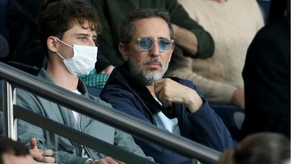 VOICI - « C'est totalement injuste " : Gad Elmaleh mécontent du retour des jauges dans les salles