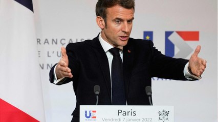 VOICI - « J'assume totalement " : Emmanuel Macron revient sur ses propos visant les non-vaccinés