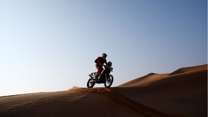 VOICI : Dakar 2022 : un pilote français blessé dans une explosion, le parquet national antiterroriste ouvre une enquête