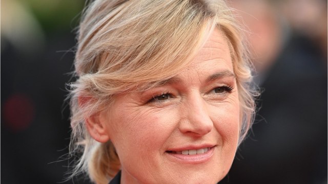 VOICI - Anne-Elisabeth Lemoine : ce grand acteur sur lequel l’animatrice de C à vous fait « une fixette