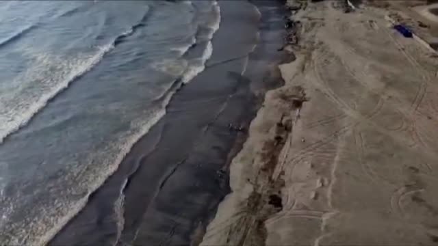 Perú pide a la petrolera española Repsol que pague por el vertido de crudo en Ventanilla