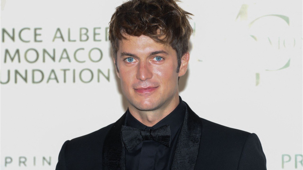 VOICI : Lucas Bravo (Emily in Paris) : ce qu’il regrette depuis son apparition dans la série