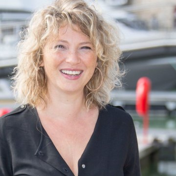 VOICI SOCIAL: Cécile Bois : cette révélation qui rassure les fans au sujet de Candice Renoir