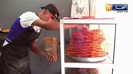 البليدة: بيع السفنج.. مهنة نور الدين لأزيد من 50 سنة بمدينة الورود