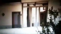 Barricato in casa armato a Viareggio, l'irruzione dei Nocs - VIDEO