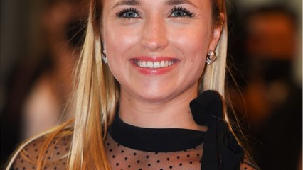 VOICI - PHOTO Chloé Jouannet célèbre l'anniversaire de Brad Pitt et c'est très drôle (1)