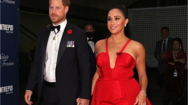 VOICI - PHOTO Meghan Markle et le prince Harry : un premier cliché de leur fille Lilibet enfin dévoilé